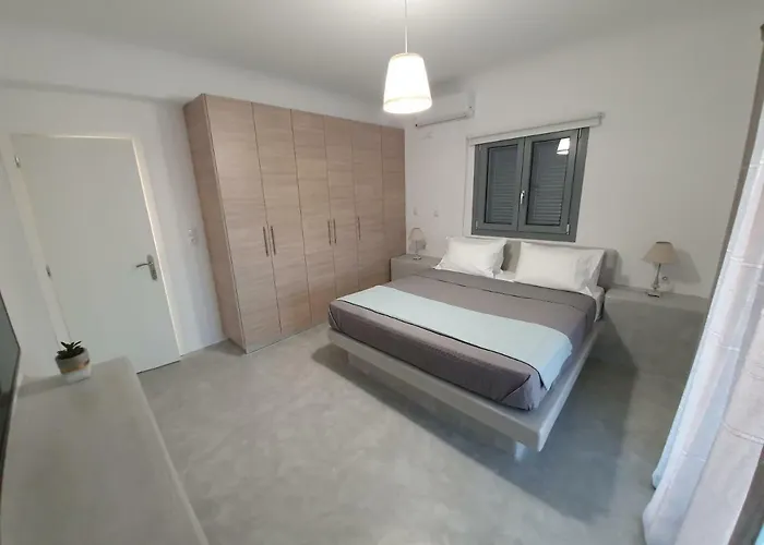 Therme Athena Villa Emporio (Santorini)