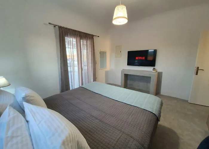 Therme Athena Emporio (Santorini)