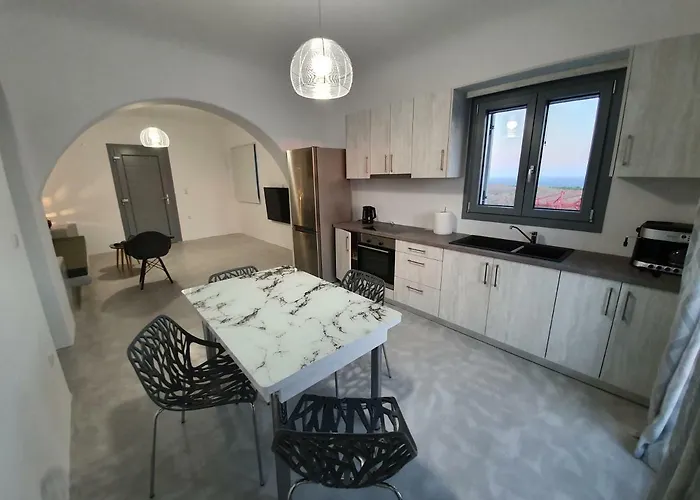 Therme Athena * Emporio (Santorini)