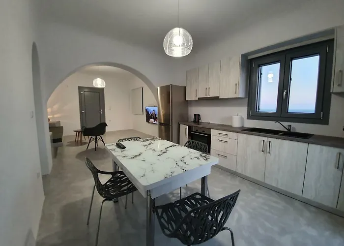 Therme Athena Emporio (Santorini)